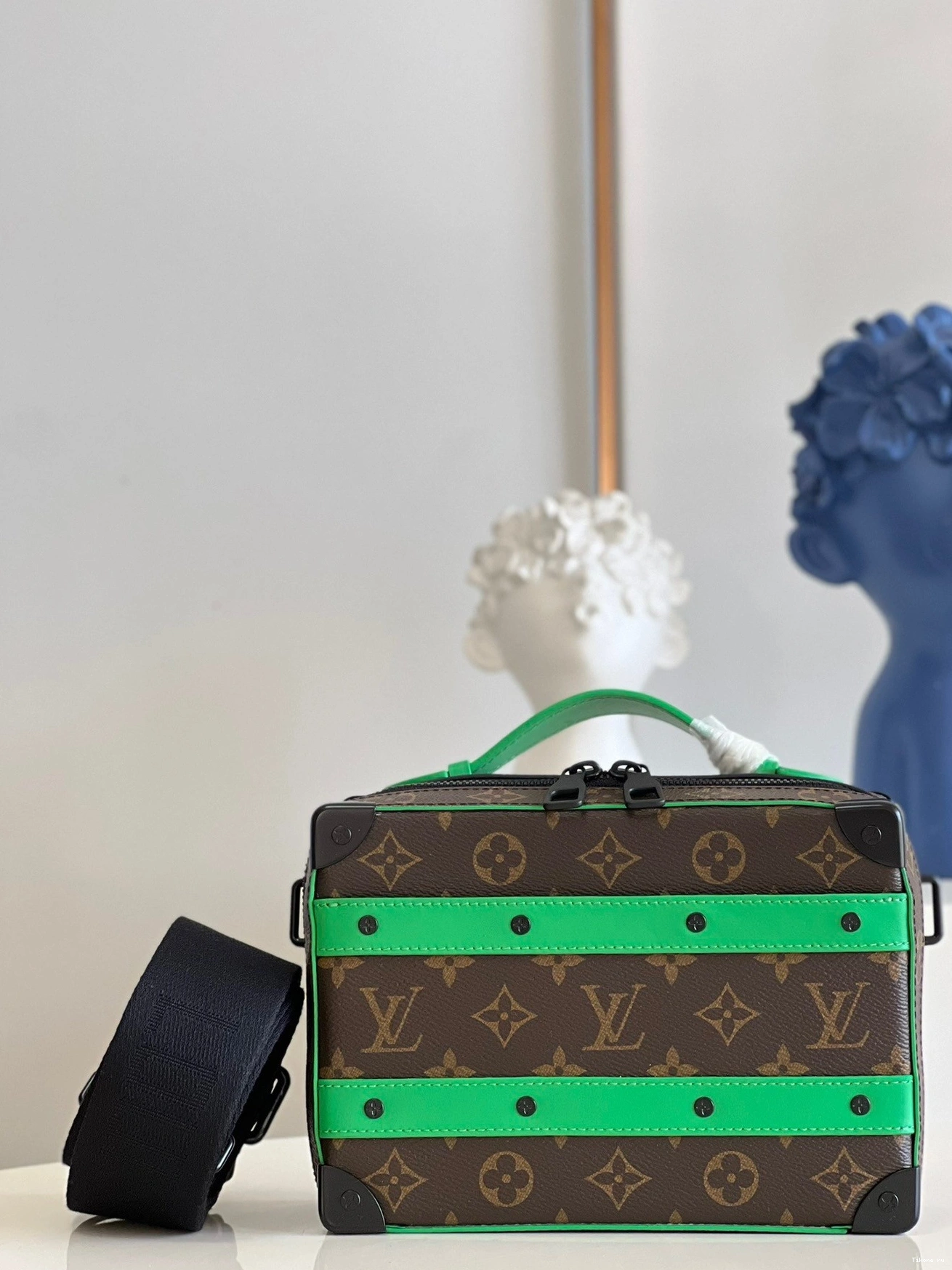 Cheap LOUIS VUITTON SOFT HANDLE TRUNK 0711